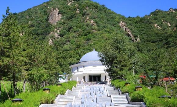 北京哪些景点附近有陵园？