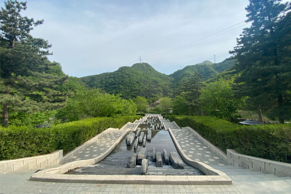 九公山墓地有哪些园？有什么特点？